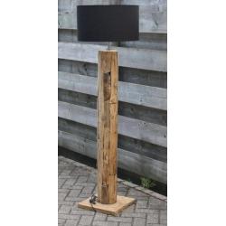 Staande lamp van zwerfhout te koop bij Indoteak!