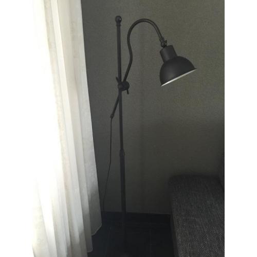 Mooie vloerlamp antiek zwart mat