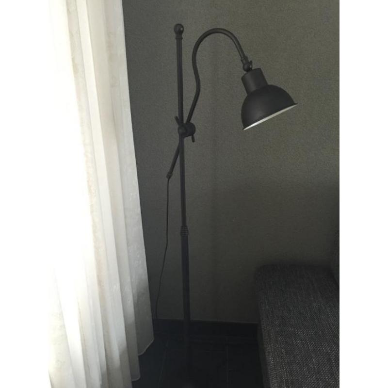 Mooie vloerlamp antiek zwart mat