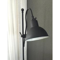 Mooie vloerlamp antiek zwart mat