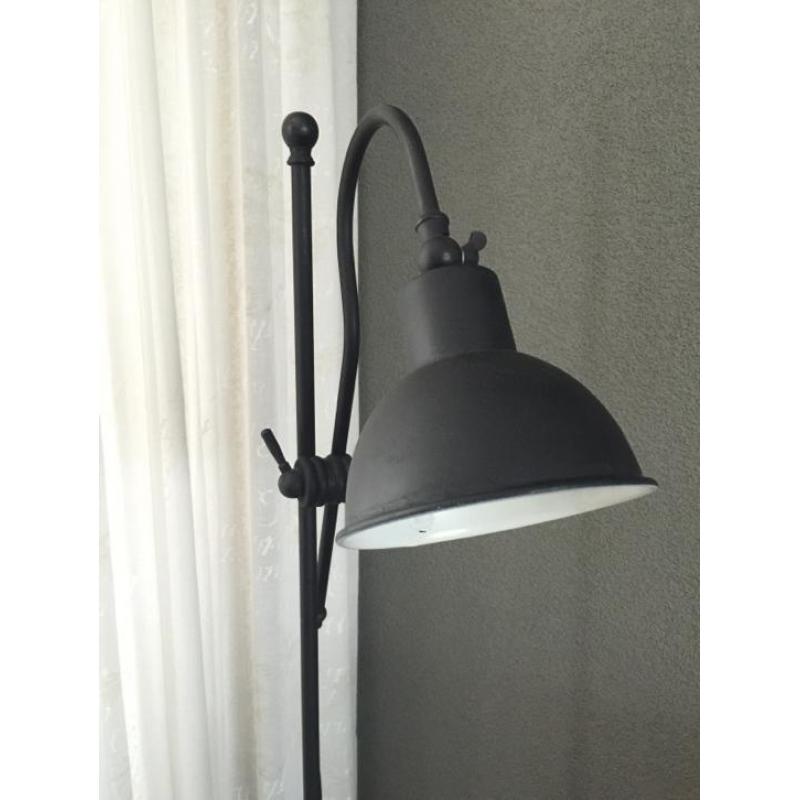 Mooie vloerlamp antiek zwart mat