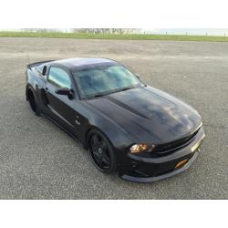 Ford Mustang DUB 5.0 Widebody 5500km. ex auto rapper Nelly