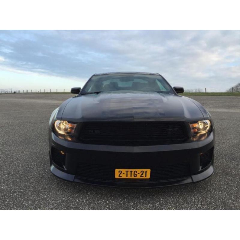 Ford Mustang DUB 5.0 Widebody 5500km. ex auto rapper Nelly