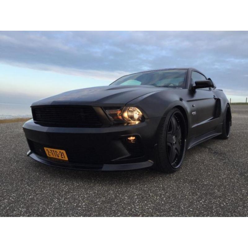 Ford Mustang DUB 5.0 Widebody 5500km. ex auto rapper Nelly