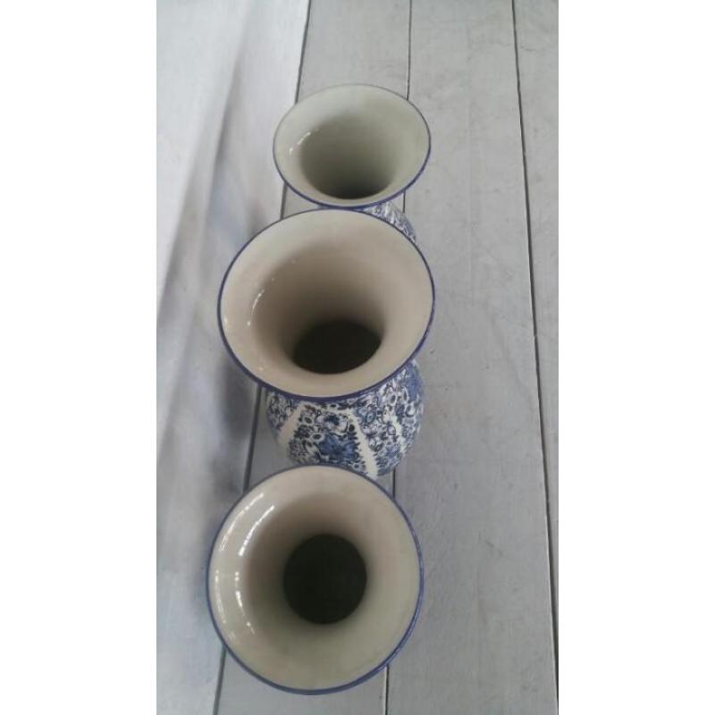 MPH -1116-16 Drie Delfia vazen