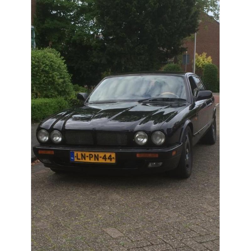 Jaguar XJR 4.0 Supercharger 1995 Zwart