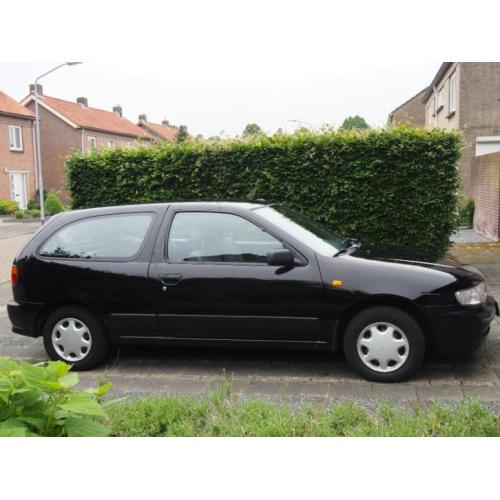 Nissan Almera 1.4 I 1997 Zwart AIRCO