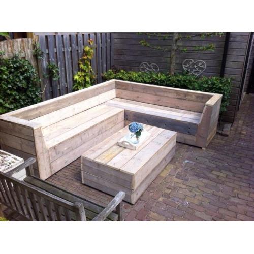 Lounge hoekbank van gebruikt steigerhout