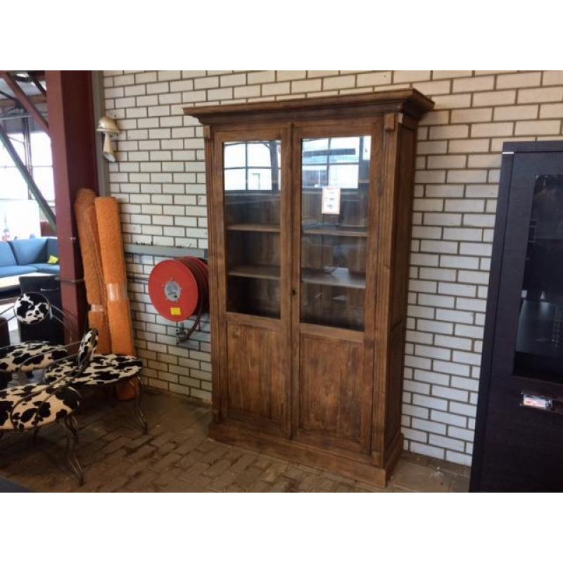 Vitrine kast TEAK 135x52 (DIRECT LEVERBAAR!) SHOWMODEL!