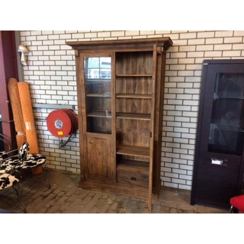 Vitrine kast TEAK 135x52 (DIRECT LEVERBAAR!) SHOWMODEL!