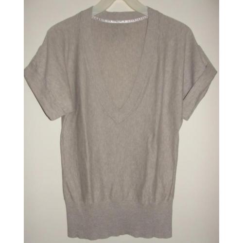 Nieuw beige zandkleur shirt lage V hals