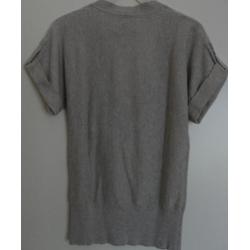 Nieuw beige zandkleur shirt lage V hals
