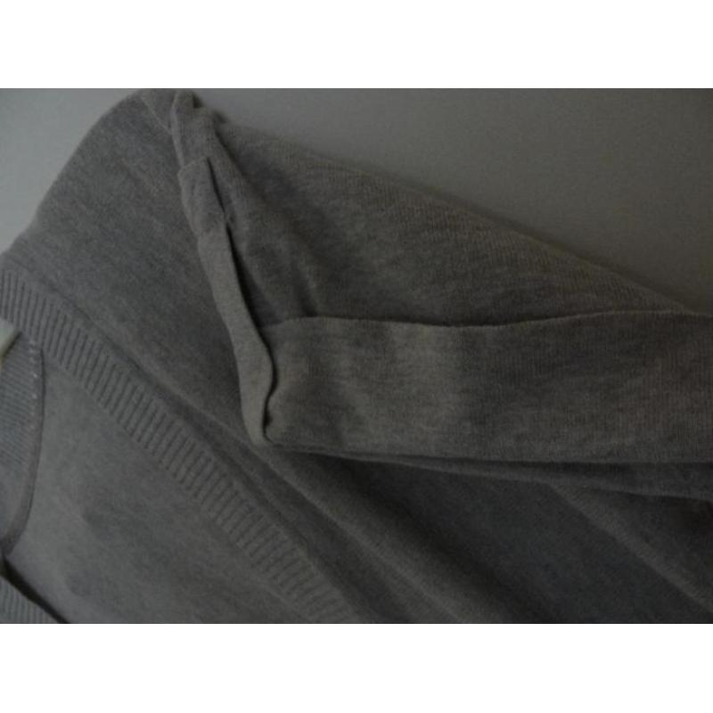 Nieuw beige zandkleur shirt lage V hals