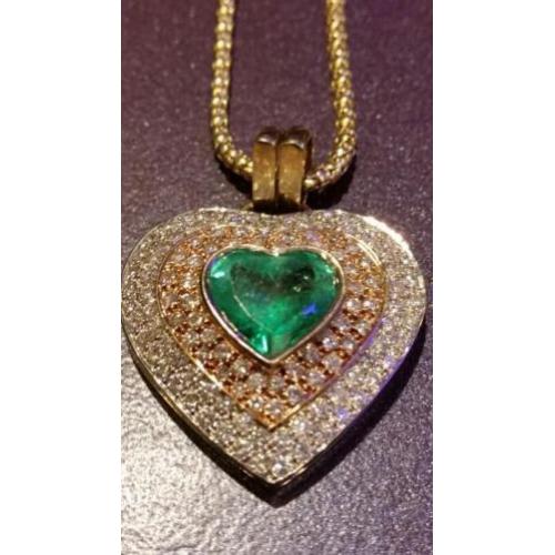 14kt gouden hanger met 5crt Diamant en een Smaragd van 6crt.