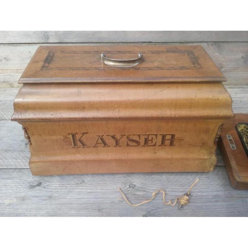 Kayser handnaaimachine met doos en sleutel!!!