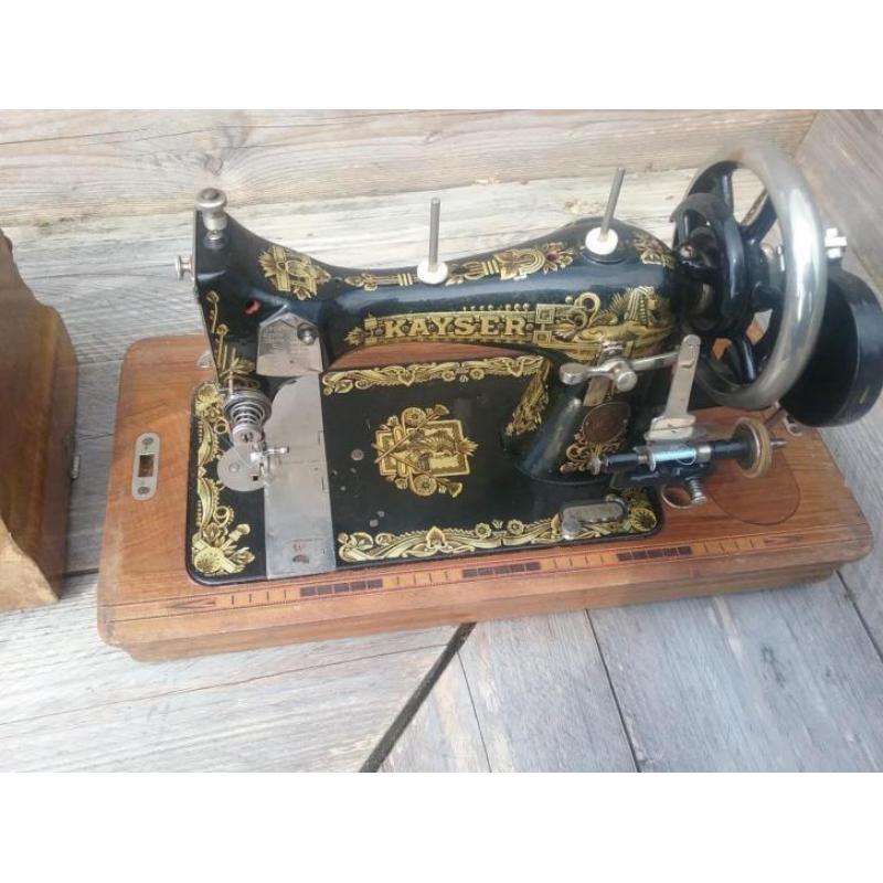 Kayser handnaaimachine met doos en sleutel!!!
