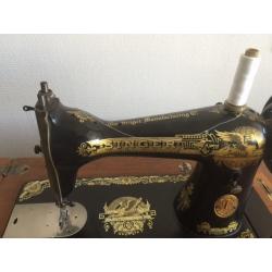 Singer antieke trap naaimachine uit 1923