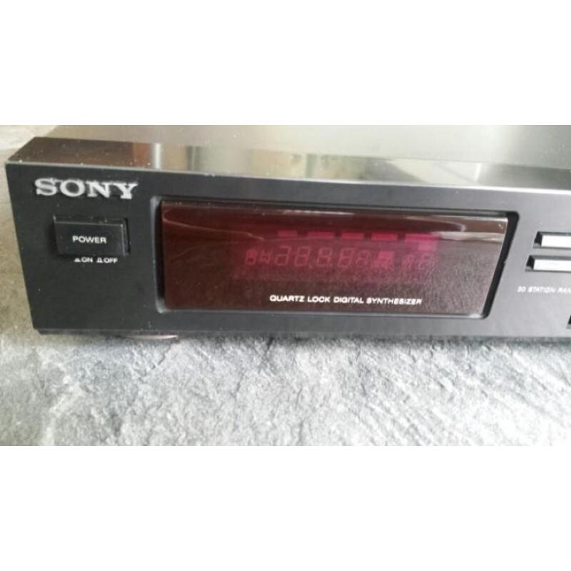 Sony ST-S117 digital synthesizer tuner