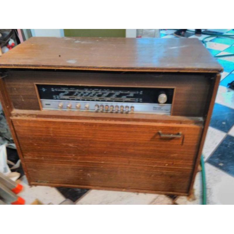 Oude radio met originele pick up.
