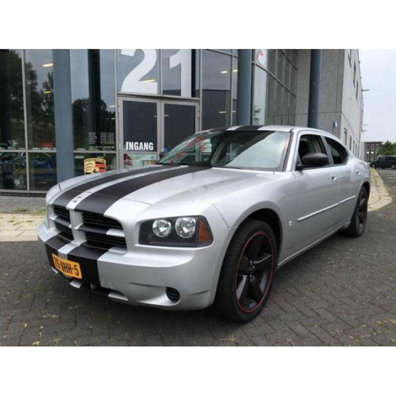Dodge Charger SRT-8 uitgevoerd - V6 Automaat - Xenon - 20"