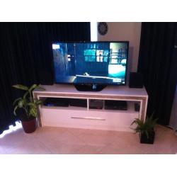 Dressoir. Tv kast. Salon tafels. Bankstel