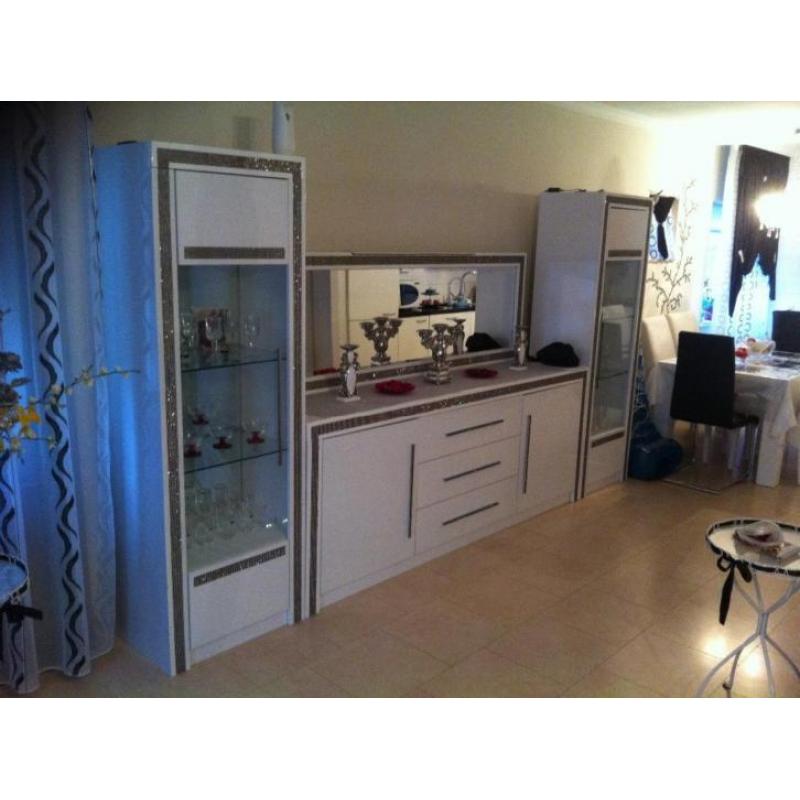 Dressoir. Tv kast. Salon tafels. Bankstel