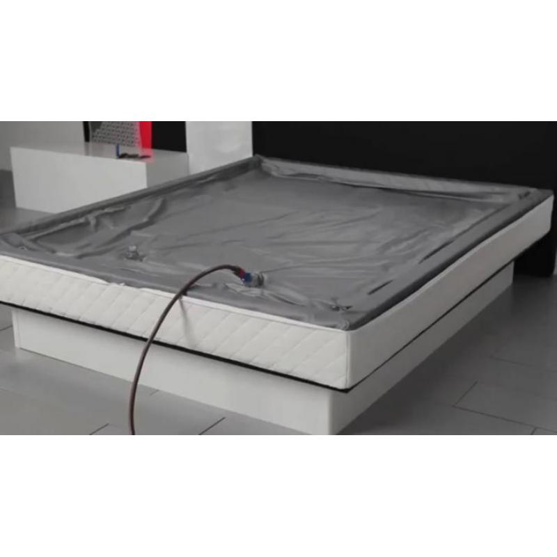Complete waterbed (maar 2 maanden gebruikt)