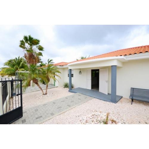 vrijstaande woning met zwembad te Curaçao