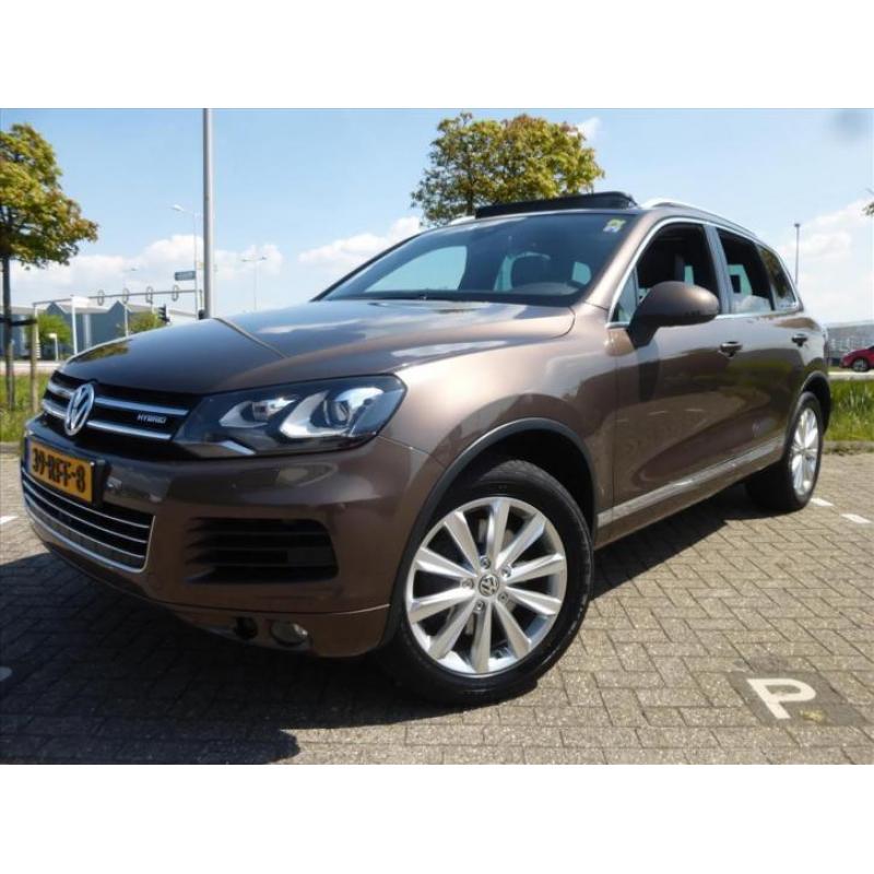 VOLKSWAGEN Touareg 3.0 V6 TSI HYBRID HGHLINE VOL !