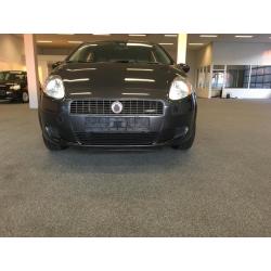 FIAT grande Punto 1.4 benzine starjet 95 pk 6 bak