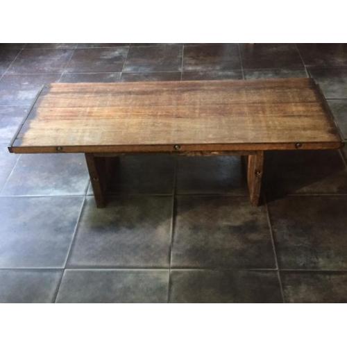 salontafel gemaakt van steenschot