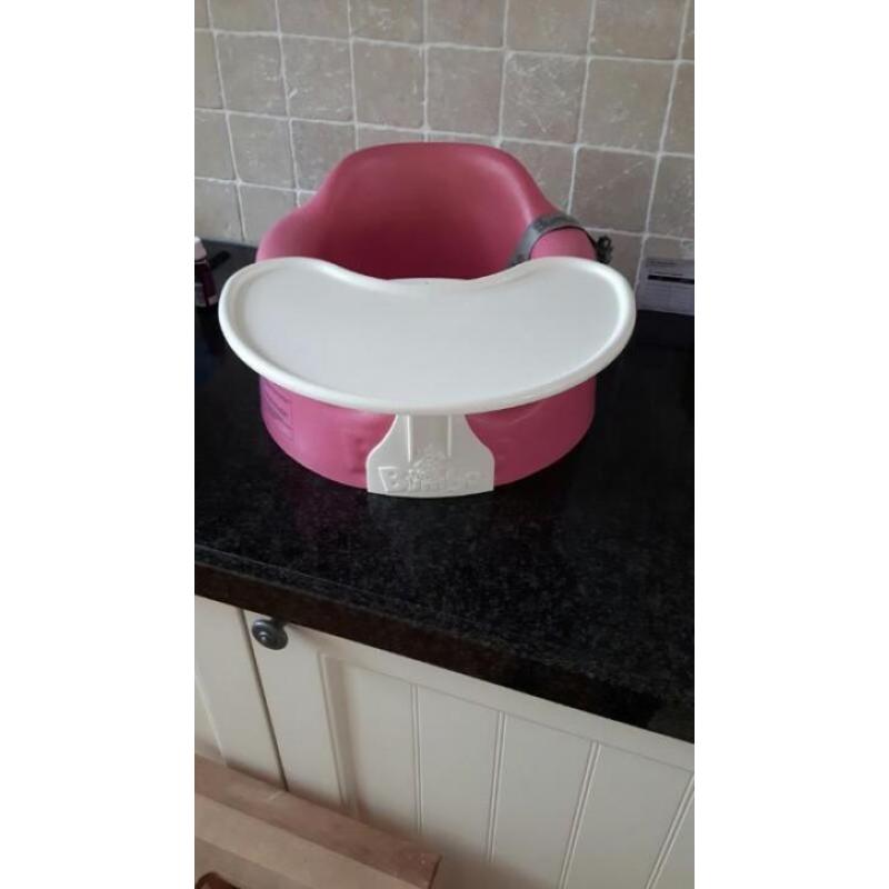 Zgan BUMBO SEAT ROZE MET PLAYTRAY