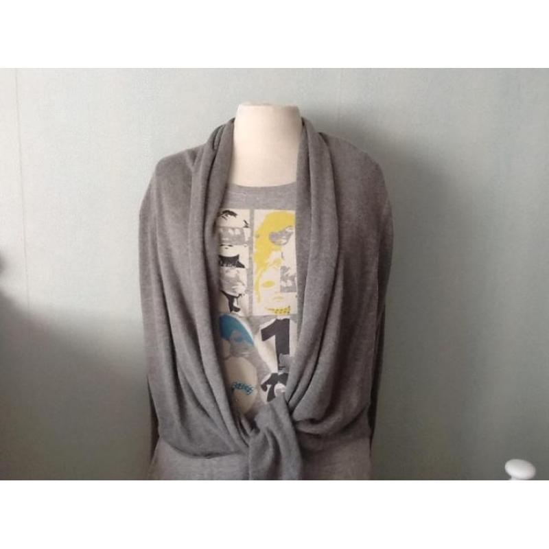 T-shirt, EDC, grijs, met print, €2,50, maat m