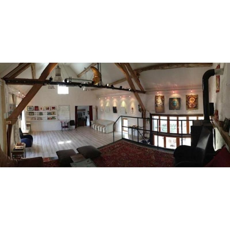 Rustig gelegen ruime woning met appartement in de Bourgogne