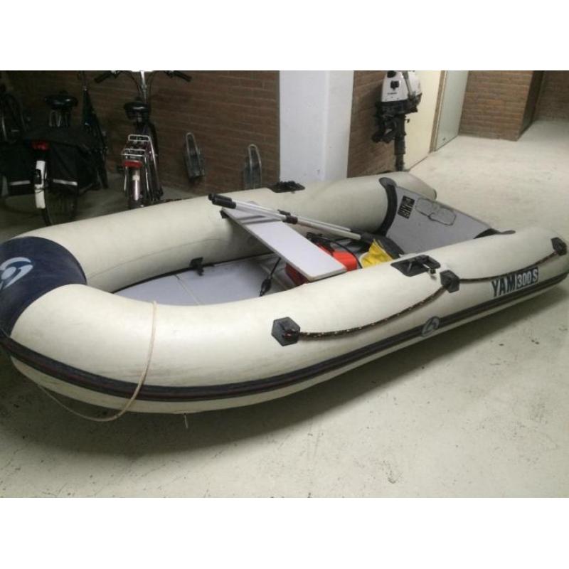 Yam 300S met z.g.a.n.Yamaha 6 pk 4takt motor