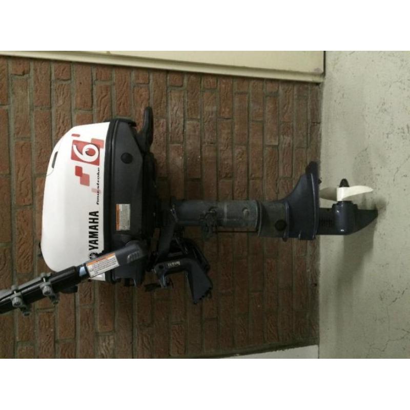 Yam 300S met z.g.a.n.Yamaha 6 pk 4takt motor