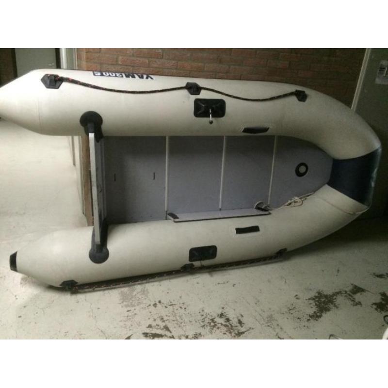 Yam 300S met z.g.a.n.Yamaha 6 pk 4takt motor