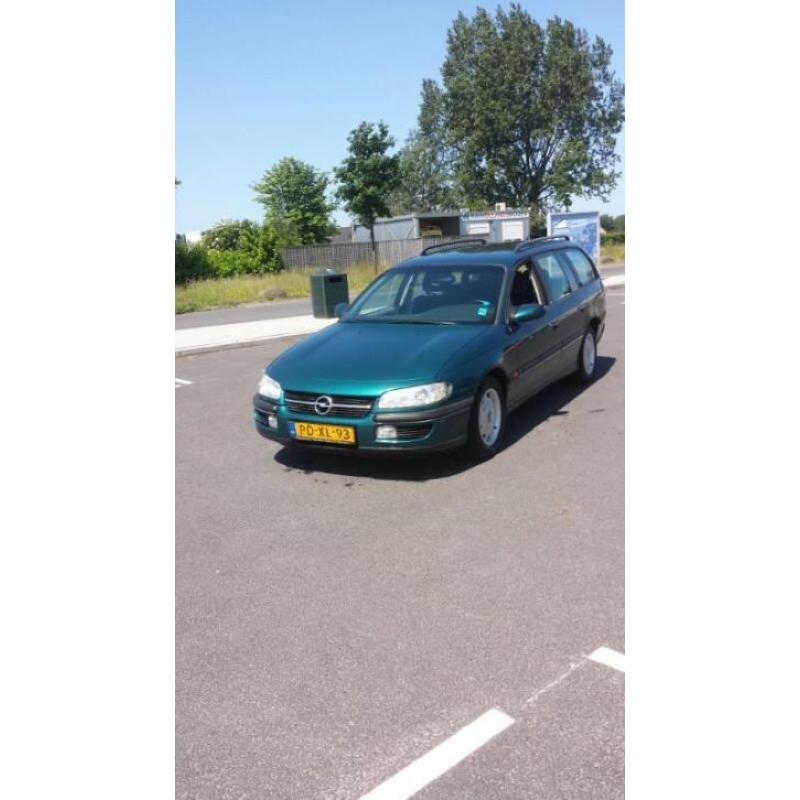 Opel Omega 2.5 I St.wgn. Blauw nieuw jaar Apk!