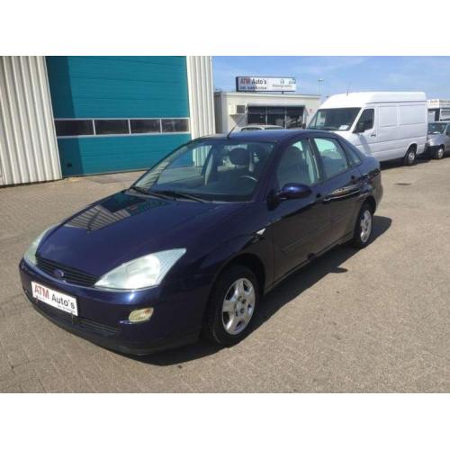 Ford Focus 1.8-16V Ghia Sedan bj 2000 Airco ! 875,-euro !