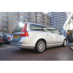 Volvo V70 2.0 D3 Summum * NAVI/ LEER/ MEMORY/ XENON/ 3 jaar
