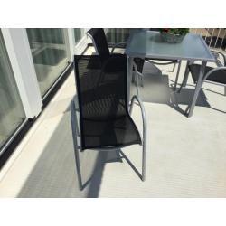 Terras tafel met 4 stoelen