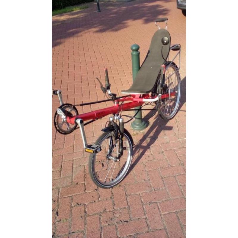 Prachtige rode ligfiets Challenge Focus Sport met onderstuur