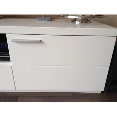 Te koop tv-meubel.