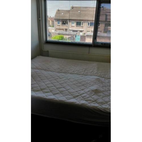 Kingsize waterbed