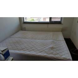 Kingsize waterbed
