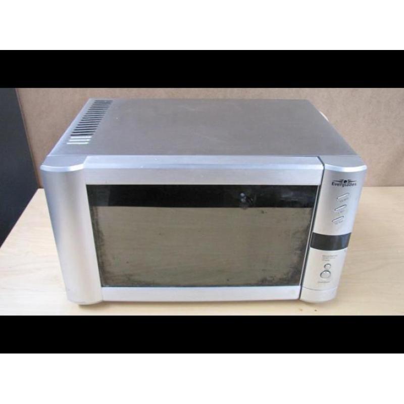 9016 - magnetron everglades €25 zilverkleurig