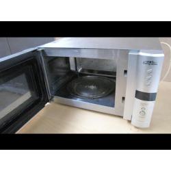 9016 - magnetron everglades €25 zilverkleurig