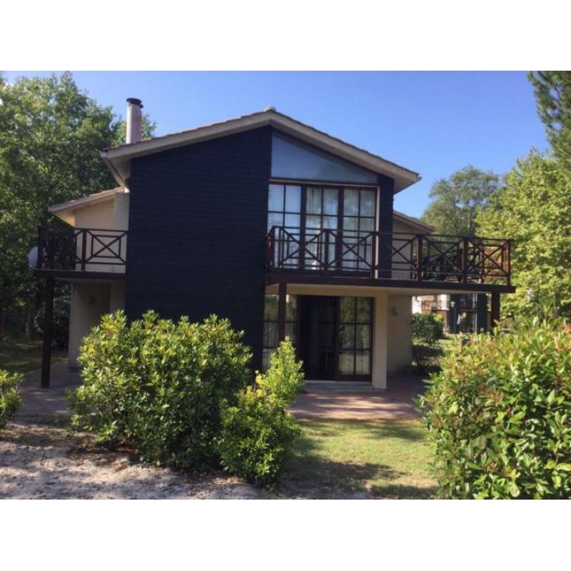 VOORDEEL!! Prachtige woning op een villapark**** in Salles!