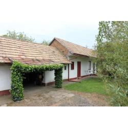 Familiehuis in Nagykarácsony, Hongarije te koop 2000 m2