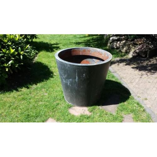 Verzinkte metalen reuzenpot